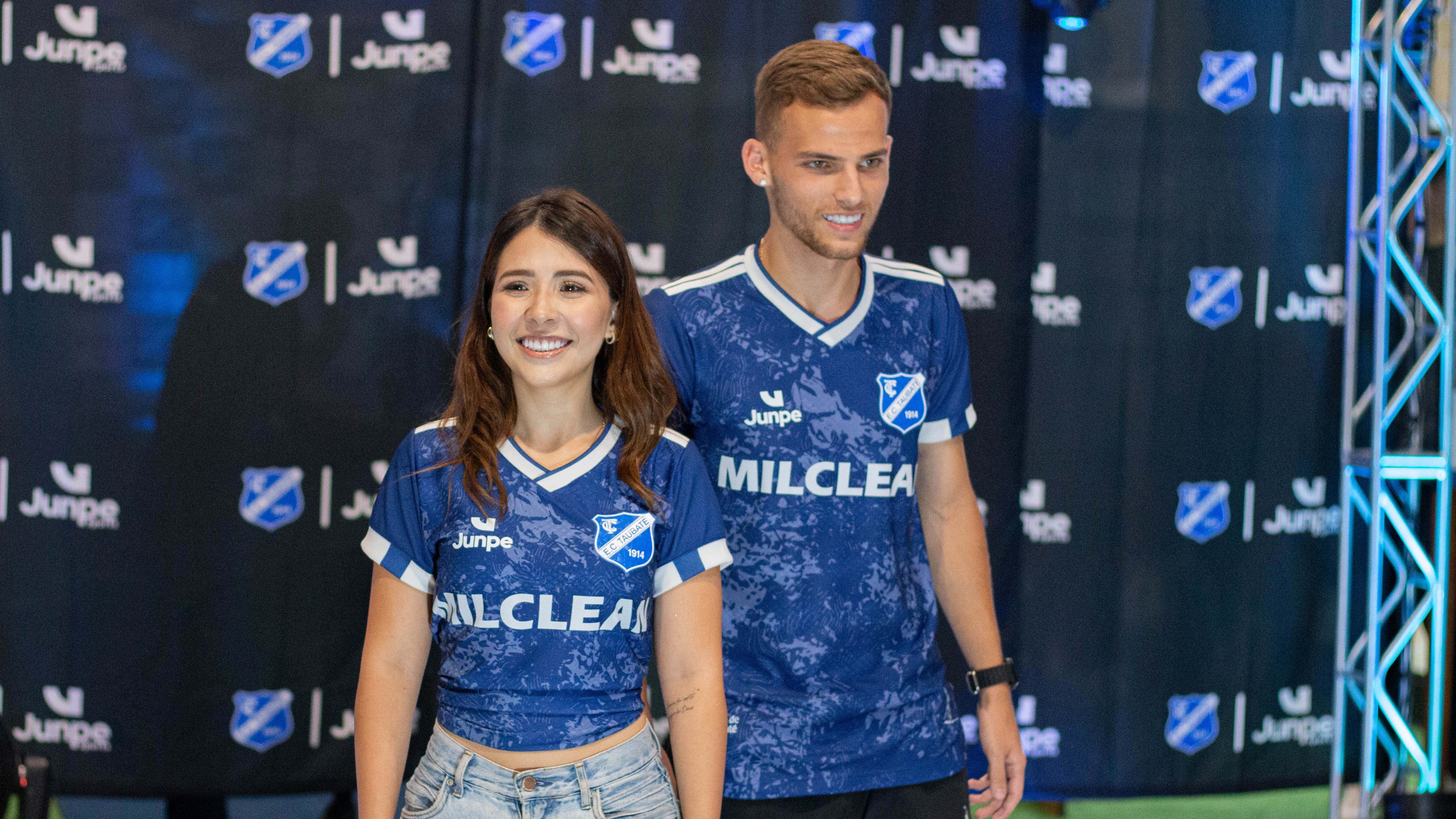 E.C Taubaté APRESENTA SEU NOVO TREINADOR Alberto Félix.