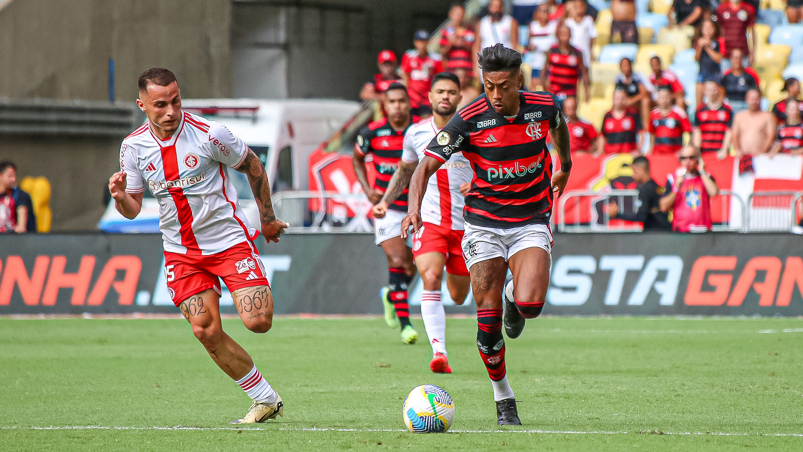 Flamengo vence o Internacional pela 36 rodada do campeonato brasileiro