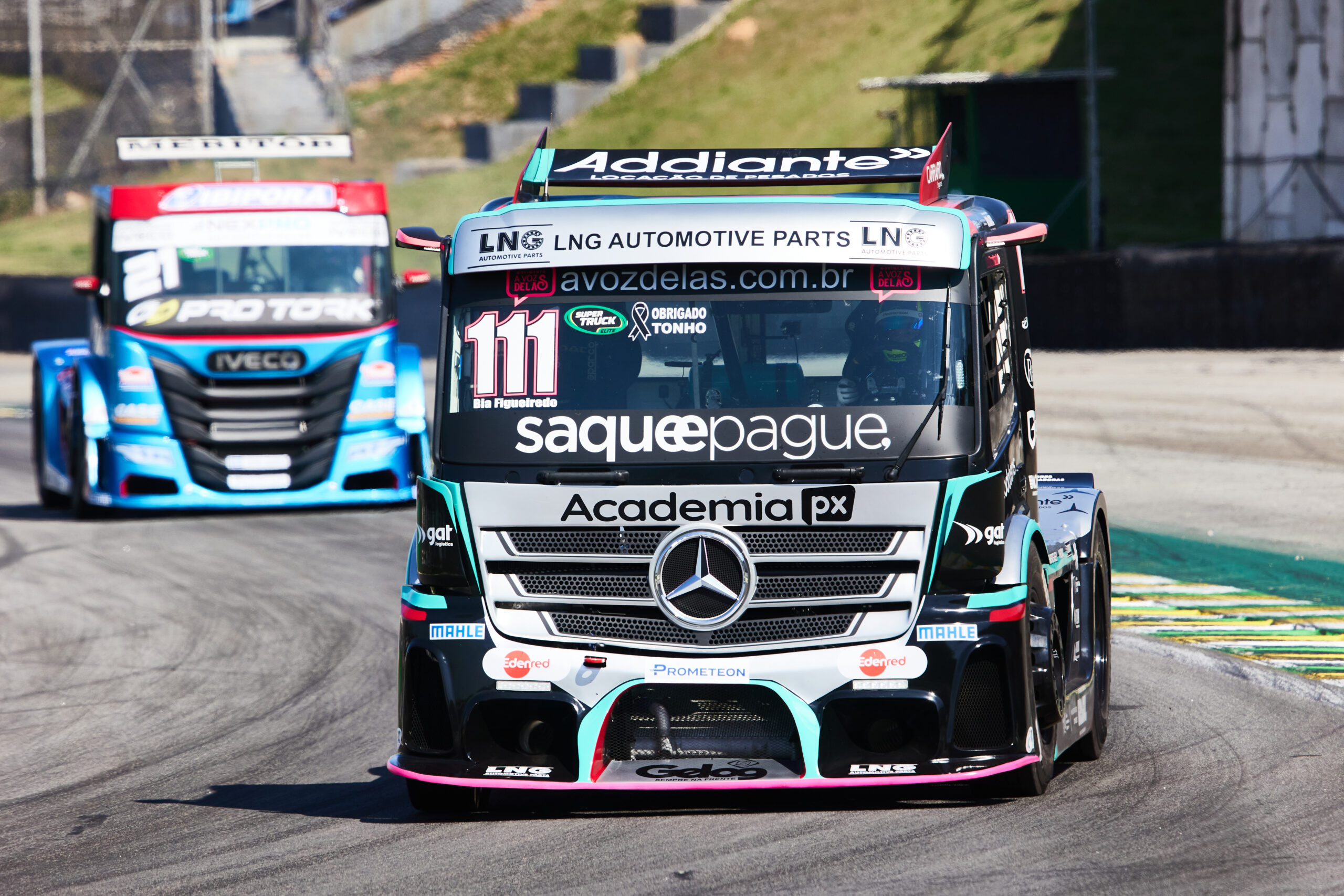 Bia Figueiredo, piloto da ASG Motorsport, fez história ao se tornar a 1 mulher campeã da Copa Truck primeira na categoria Super Truck Elite