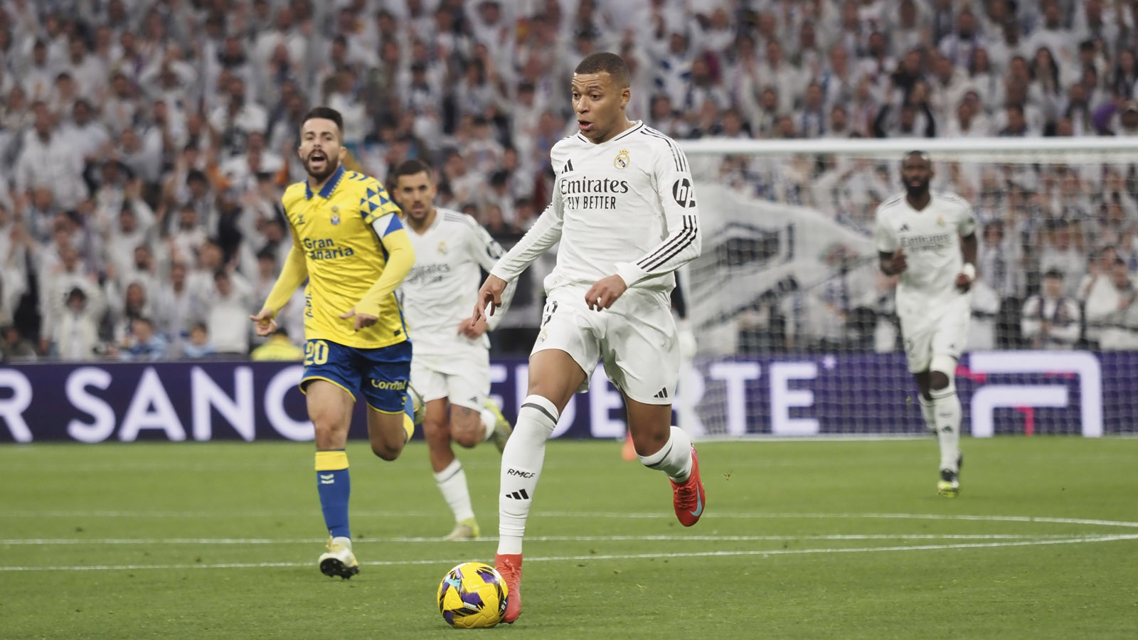 REAL MADRI GOLEIA O U.D. LAS PALMAS POR 4X1 PELA A LIGA