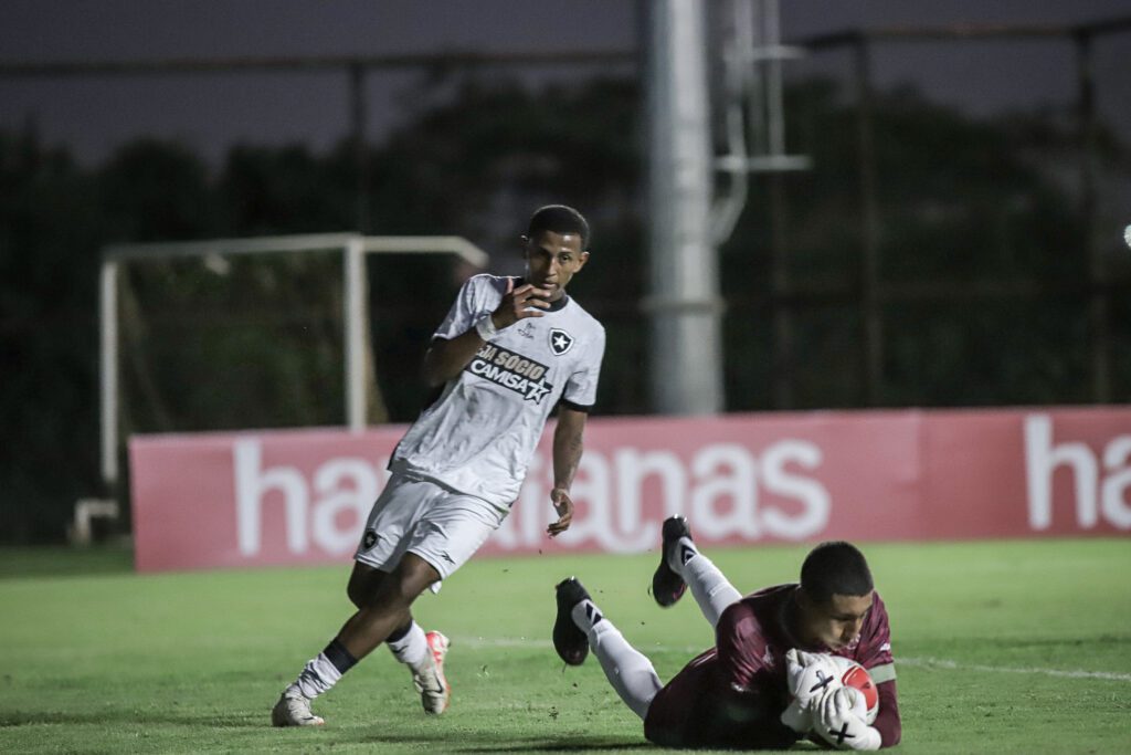 BOTAFOGO GANHA DO FLORESTA-CE POR 1X0 PELA COPA SAO PAULO DE FUTEBOL JUNIOR