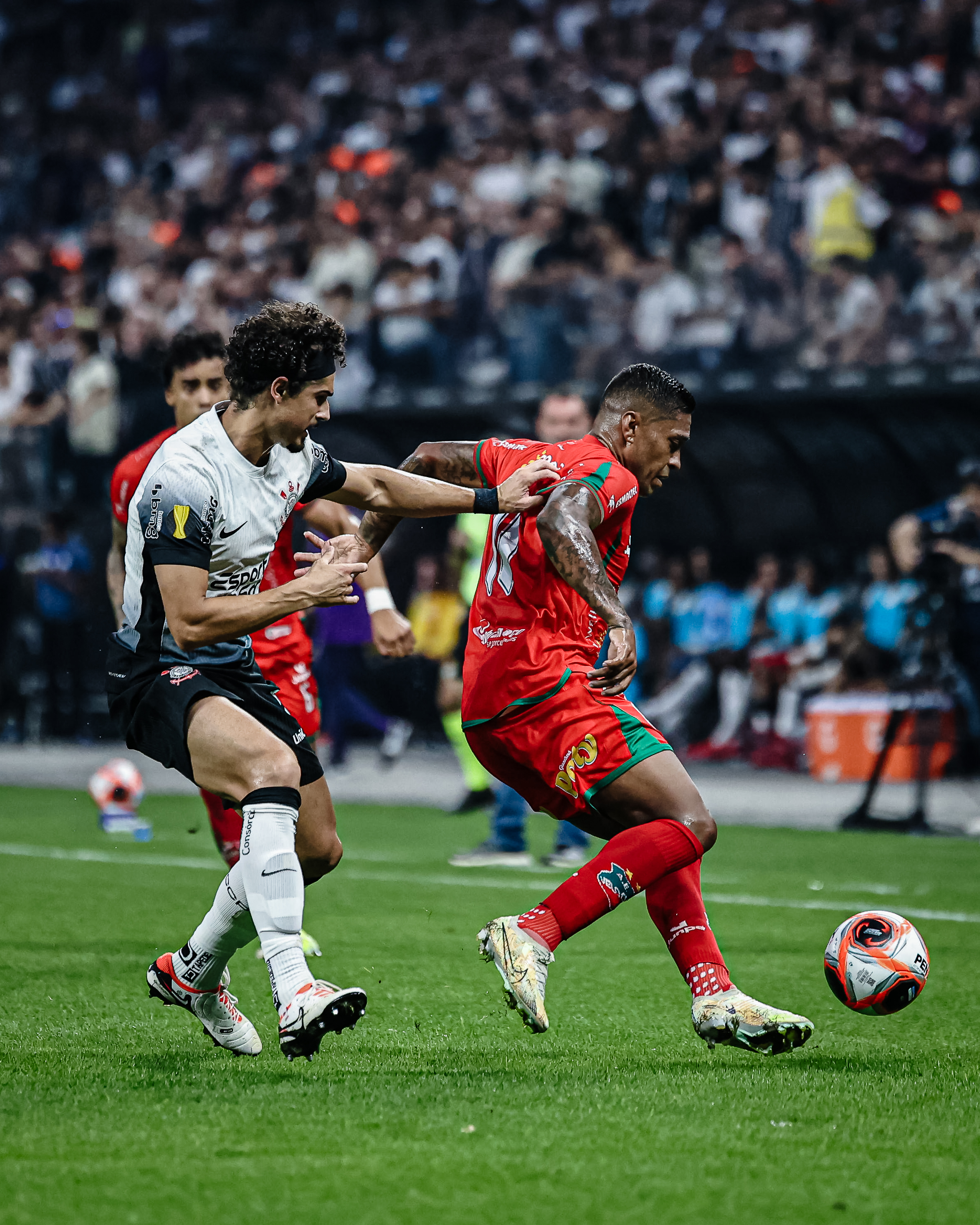 CORINTHIANS VENCE O VELO CLUBE POR 2X1 EM CASA