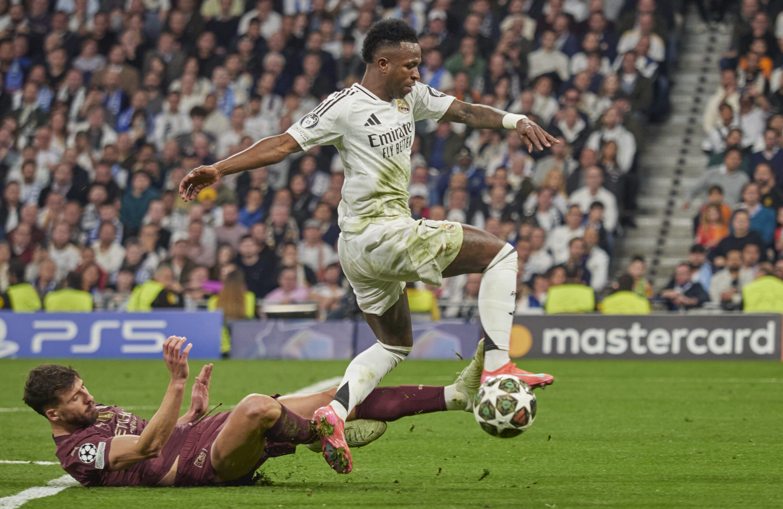 REAL MADRID VENCE O TIME DO MANCHESTER CITY E GRANTE SUA CLASSIFICAÇAO PARA 8 TAVA DA CHAMPIONS LEAGUE
