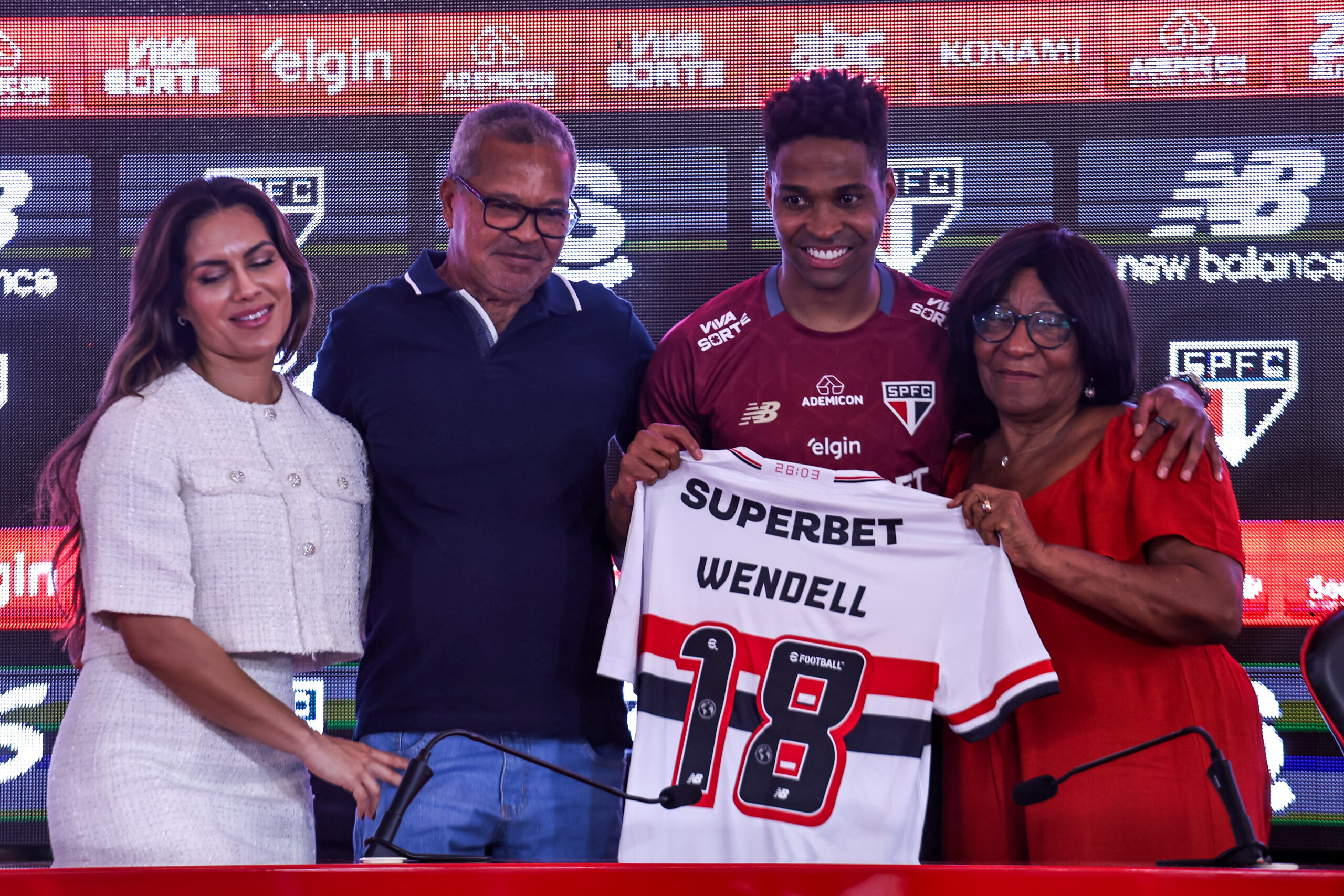 APRESENTAÇAO DO LATERAL-ESQUERDO WENDELL NO SAO PAULO