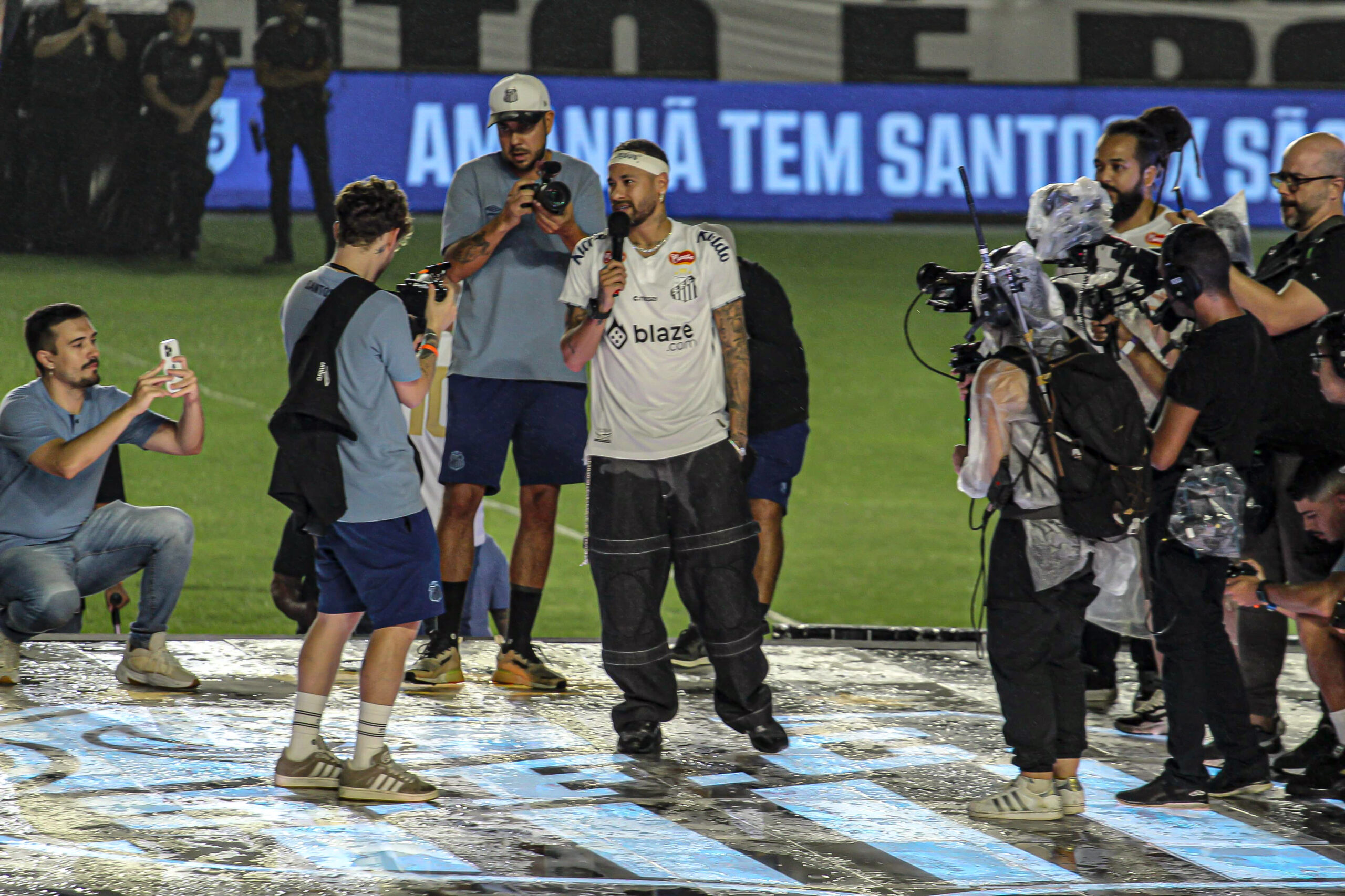 APRESENTAÇAO DO NEYMAR JR DE VOLTA PARA SANTOS