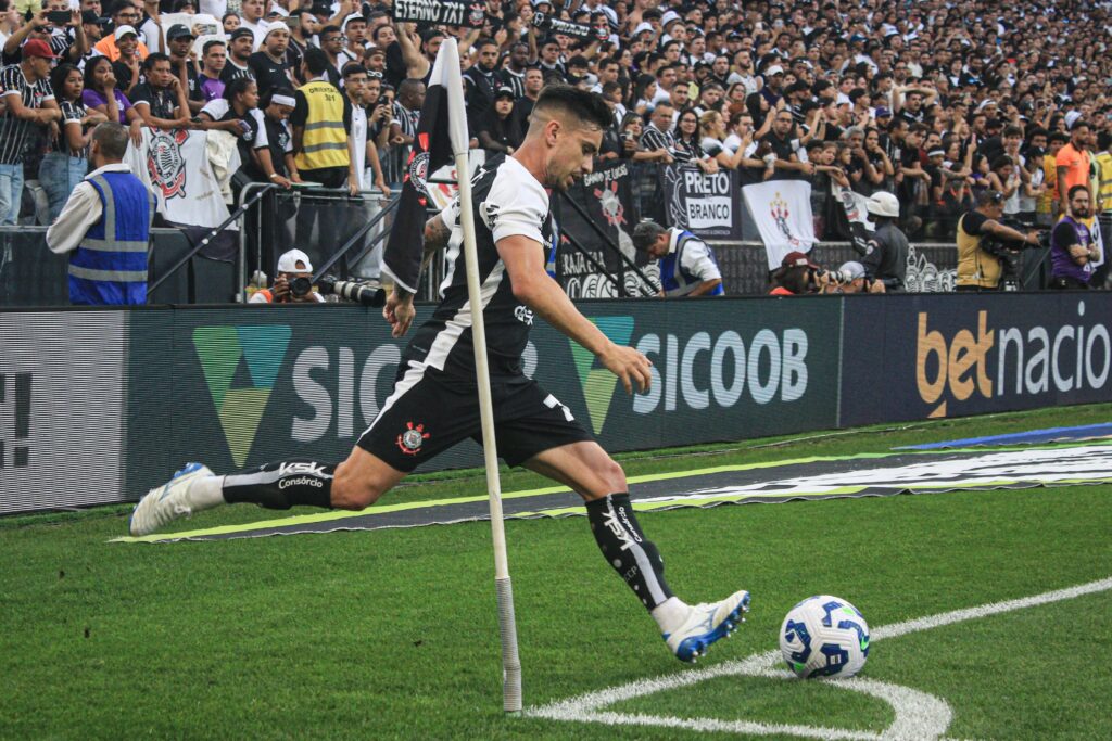 CORINTHIANS VENCEU SANTOS POR 1X0 PELO CAMPEONATO BRASILEIRO 