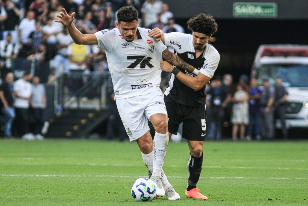 CORINTHIANS VENCEU SANTOS POR 1X0 PELO CAMPEONATO BRASILEIRO 