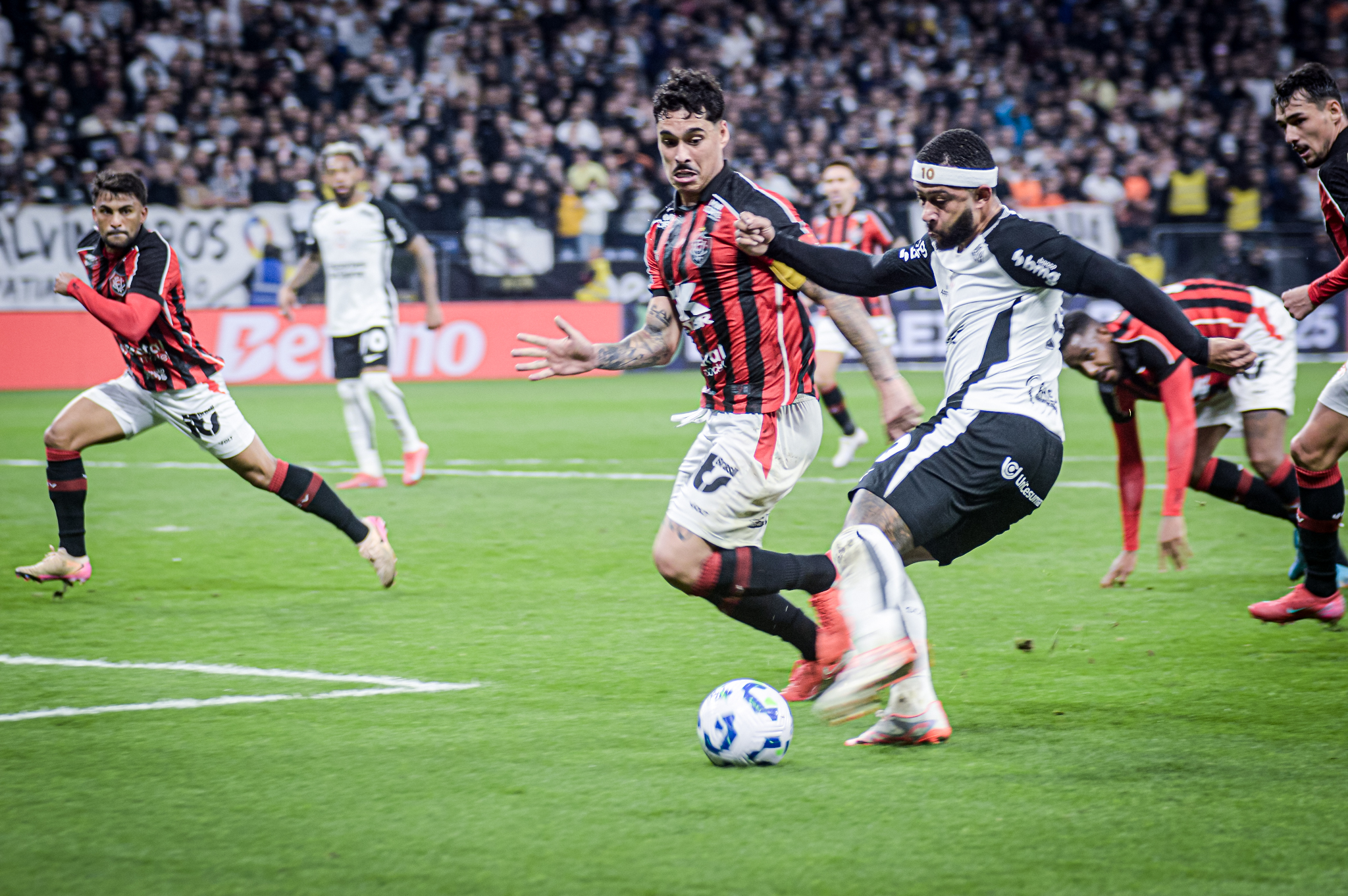 CORINTHIANS EMPATA COM VITORIA POR 0X0 EM CASA