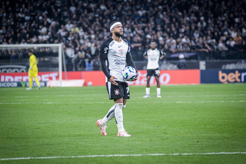 CORINTHIANS EMPATA COM VITORIA POR 0X0 EM CASA