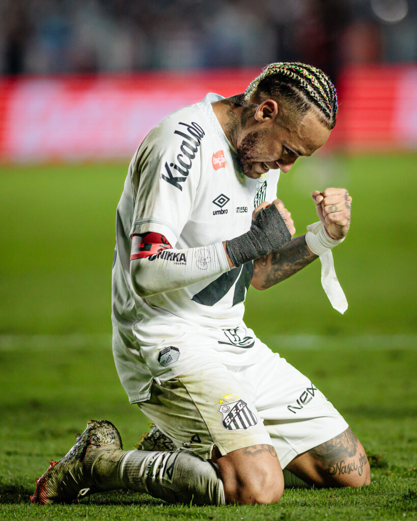 Novo Atrito com Torcedor em Derrota do Santos Levanta Debate Sobre Comportamento de Neymar e Convocação para a Copa