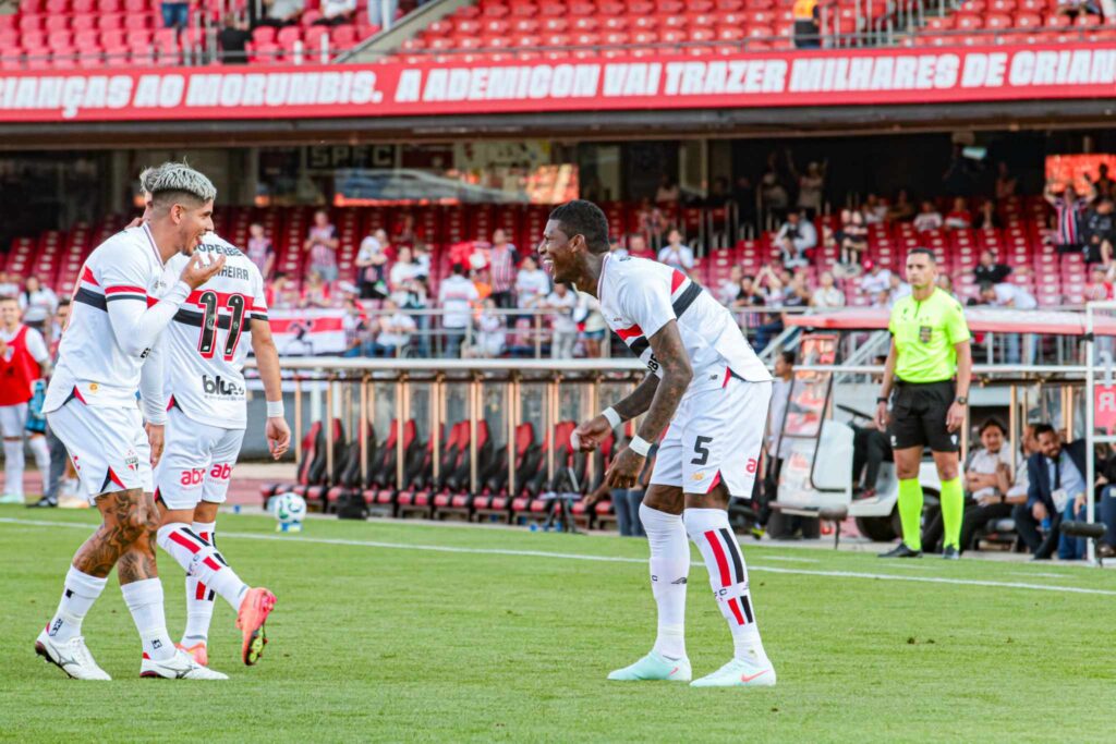 SAO PAULO VENCE O FLUMINENSE E EMBALA NO CAMPEONATO BRASILEIRO 
