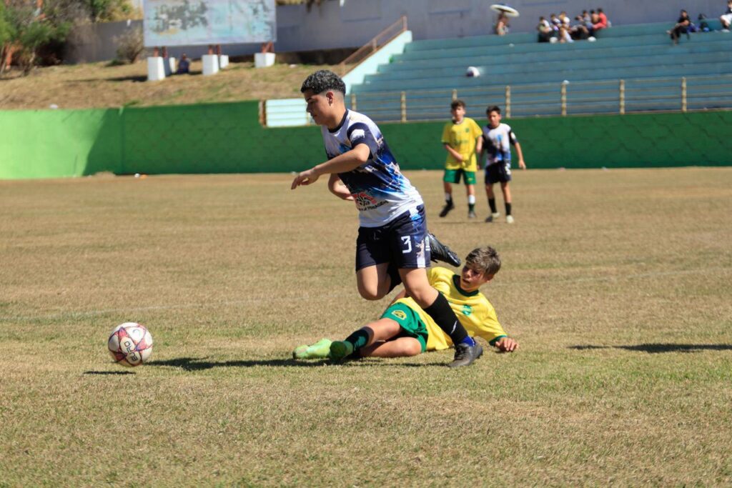 FABRICA 1 DE PERDENEIRA VENCE O TIME DO JJ DE ARARAS NOS PEALTIS E VAI PRA FINAL DA GOLD CUP EM DOURADOS -SP