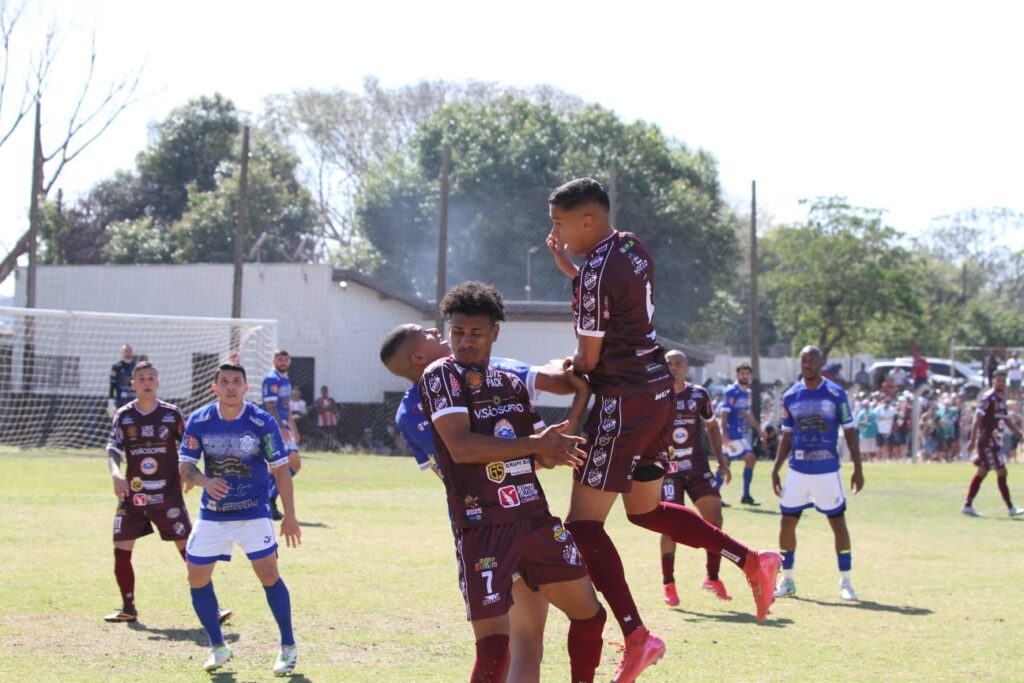 BEIJA-FLOR GANHA DO REDENTOR EM PARTIDA VALIDA PELA COPA SEMEL 