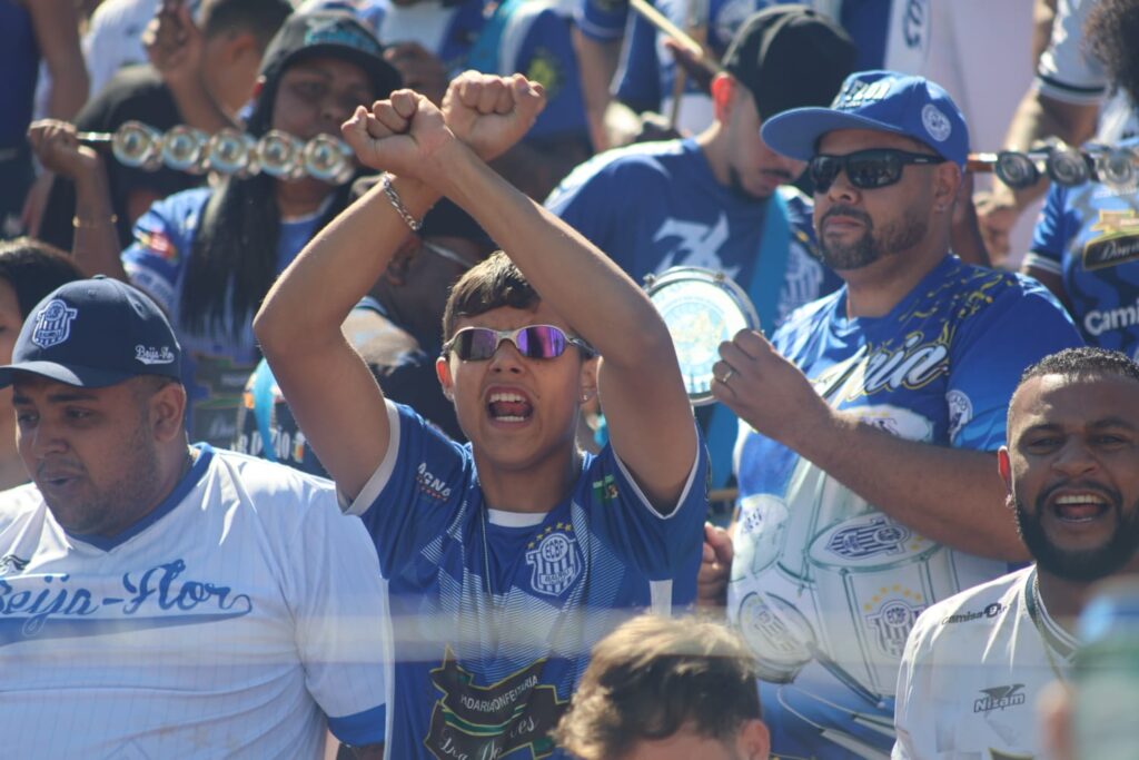 BEIJA-FLOR GANHA DO GEISEL POR 2X1 PELA COPA SEMEL 