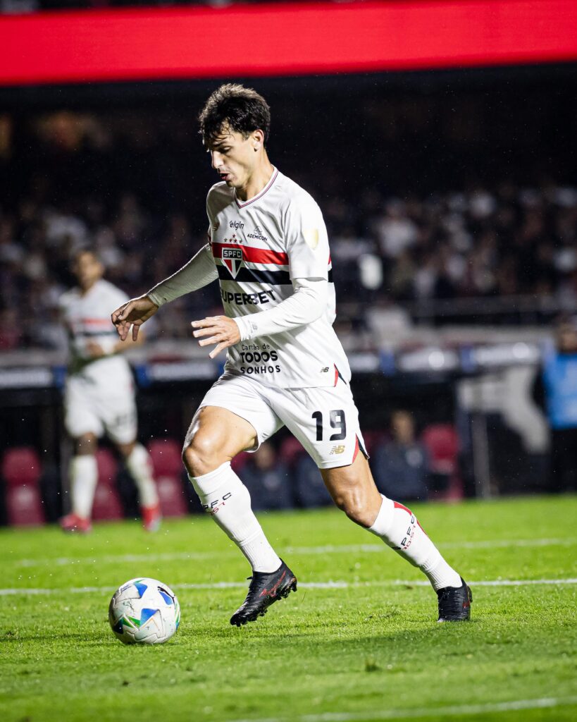 SAO PAULO PERDE EM CASA PARA LDU E ESTA ELIMINADO DA LIBERTADORES 