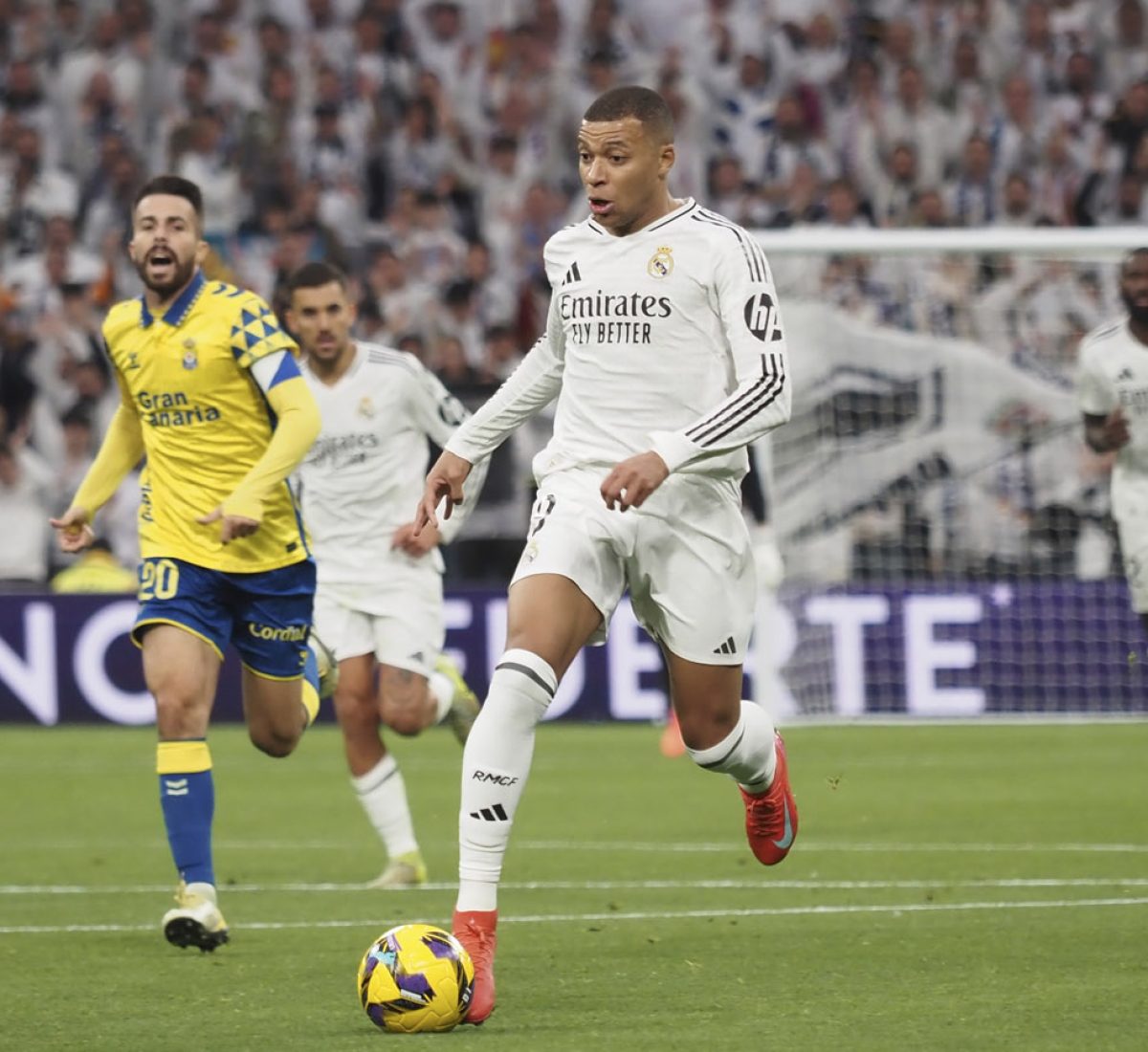 REAL MADRI GOLEIA O U.D. LAS PALMAS POR 4X1 PELA A LIGA