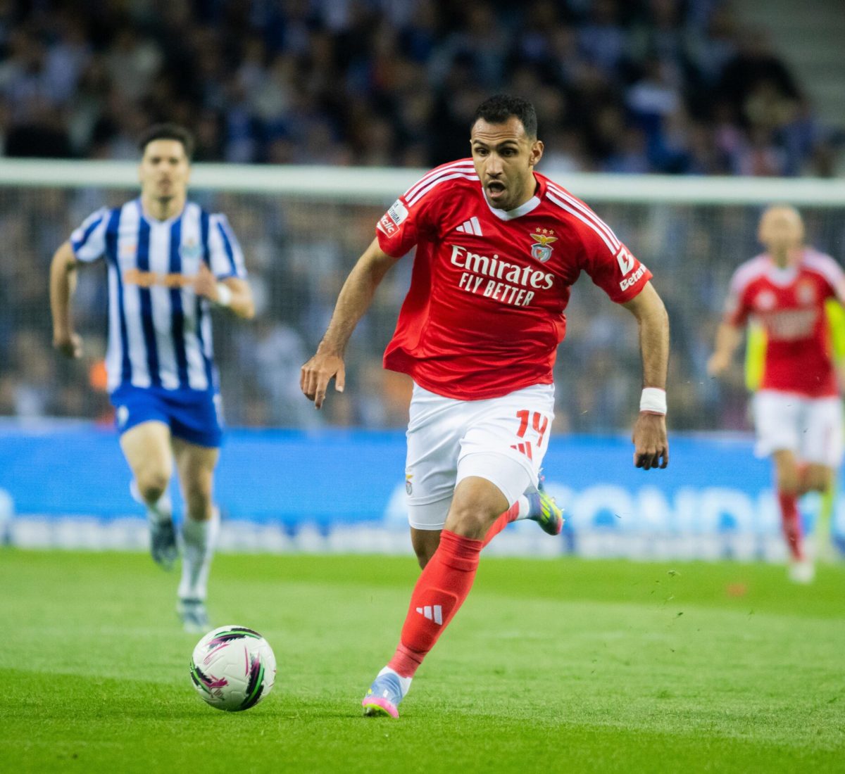 BENFICA GOLEIA POR 4X1 FC PORTO PELA LIGA PORTUGAL E SEGUI NA LIDERANÇA COM A VITORIA TIME VAI PARA 68 PONTOS