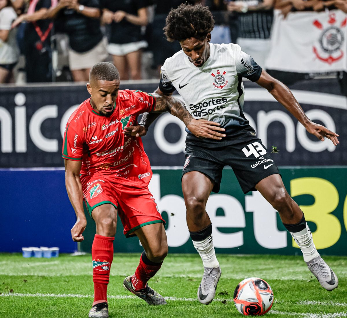CORINTHIANS VENCE O VELO CLUBE POR 2X1 EM CASA