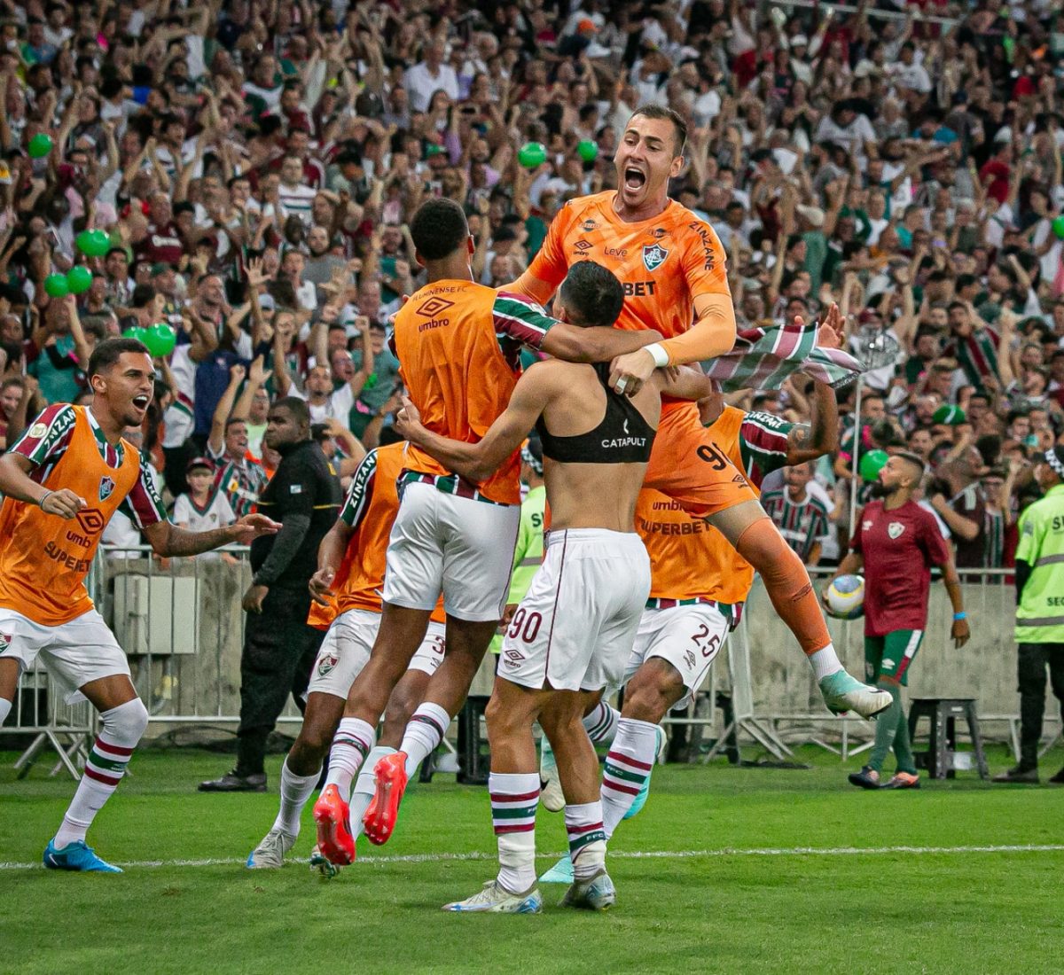 FLUMINENSE VENCE O CUIABA NO MARACANA JOGO VALIDO PELA 37 RODADA DO CAMPEONATO BRASILEIRO