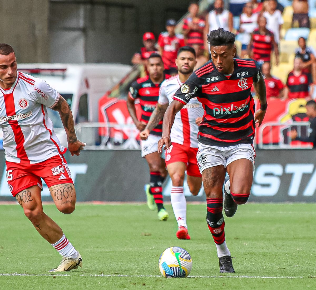 Flamengo vence o Internacional pela 36 rodada do campeonato brasileiro