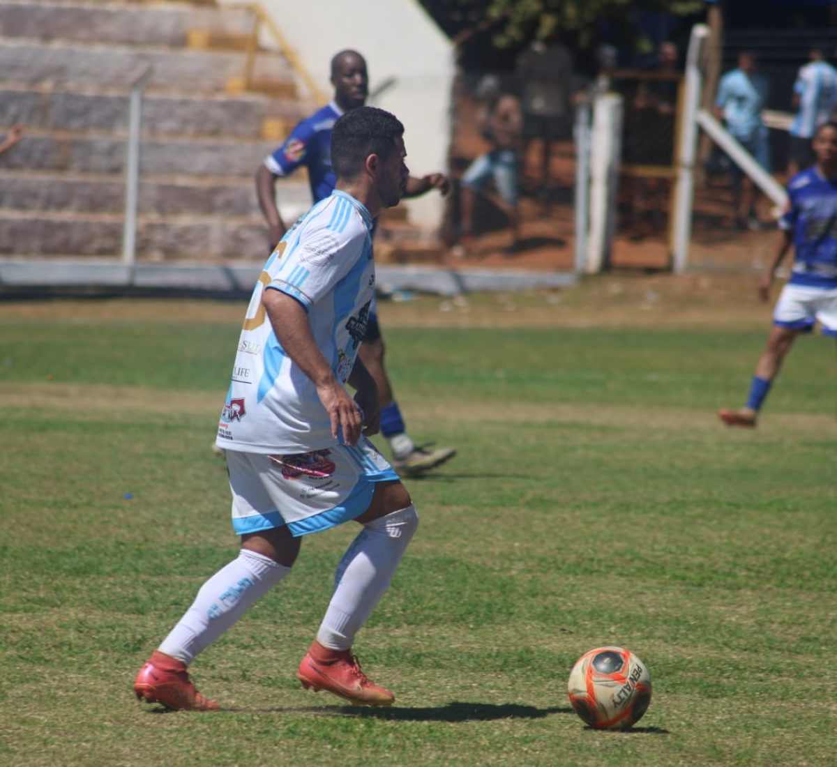 BEIJA-FLOR GANHA DO GEISEL POR 2X1 PELA COPA SEMEL