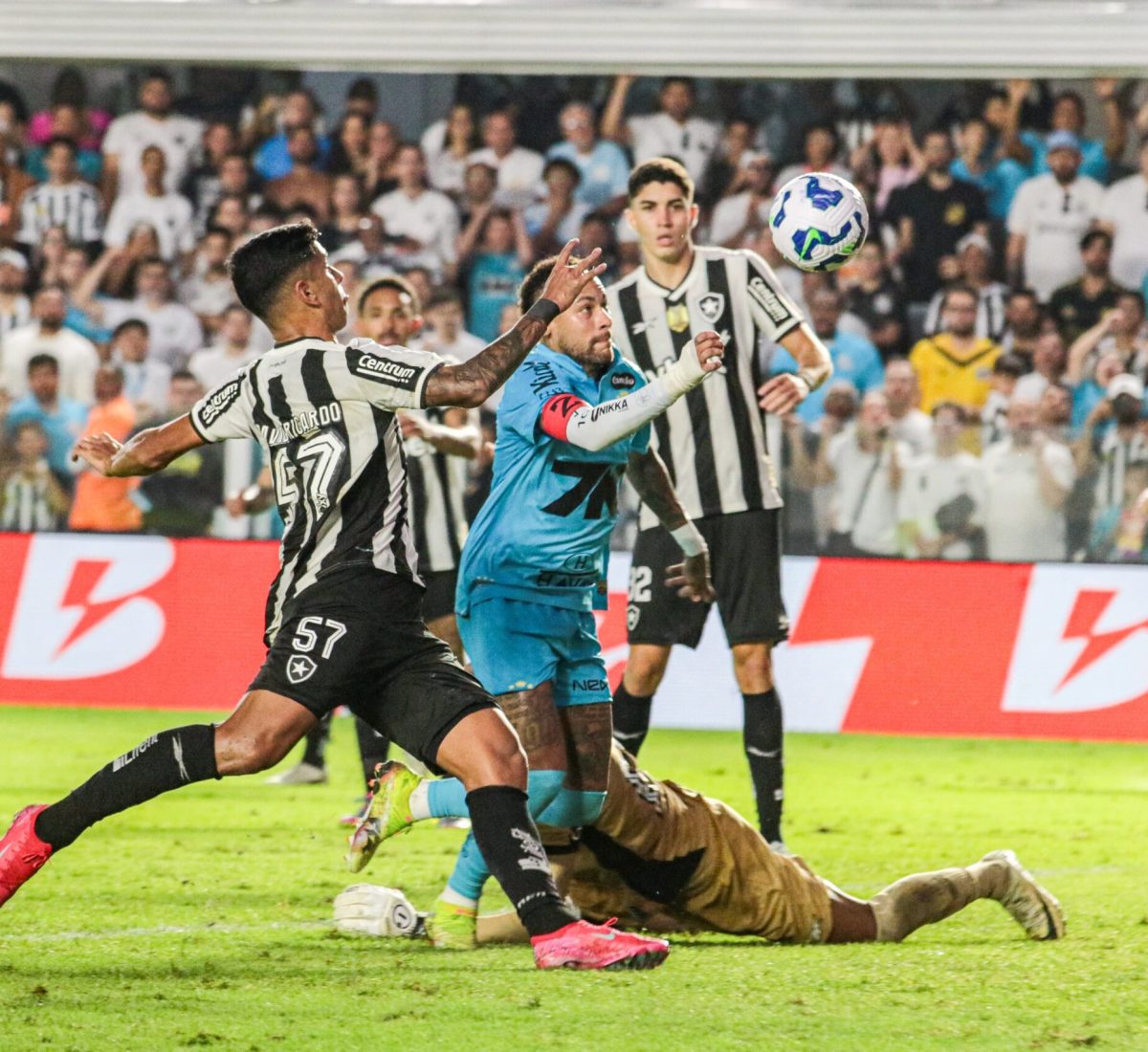 SANTOS SOFRE DERROTA EM CASA POR 1X0 PARA BOTAFOGO