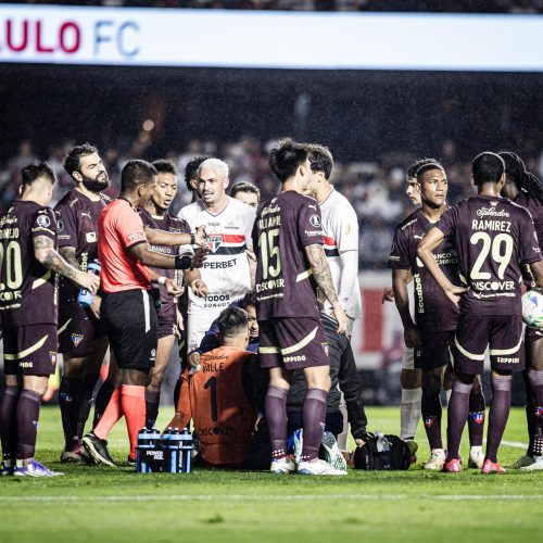 SAO PAULO PERDE EM CASA PARA LDU E ESTA ELIMINADO DA LIBERTADORES
