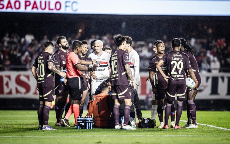 SAO PAULO PERDE EM CASA PARA LDU E ESTA ELIMINADO DA LIBERTADORES