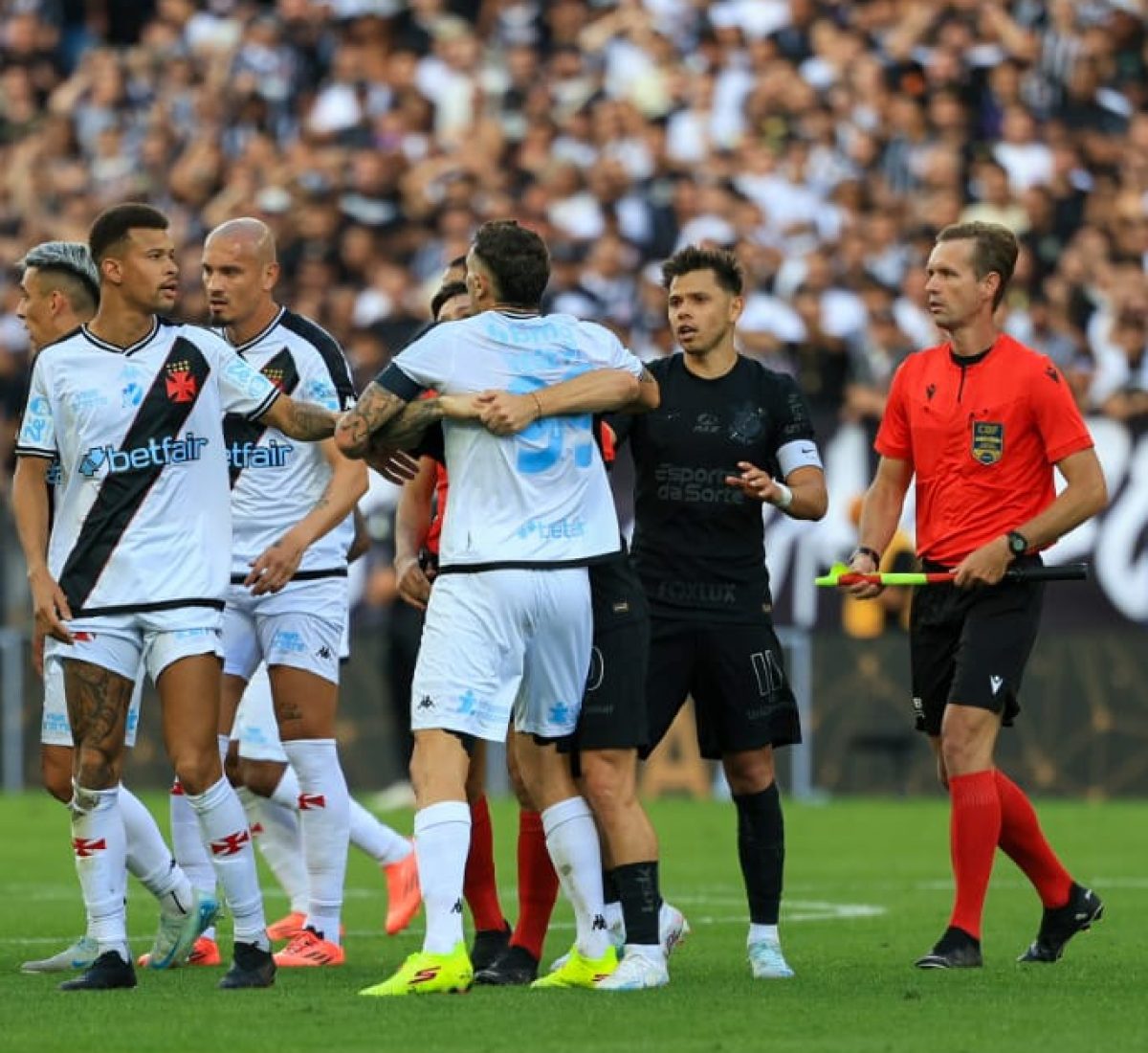 O Corinthians se destacada no Campeonato Brasileiro ao vencer o Vasco da Gama por 3 a 1, em partida realizada na Neo Química Arena no dia 24 de novembro de 2024.
