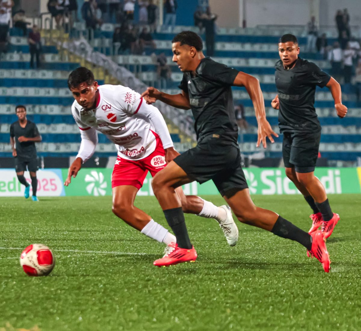 Ambas as equipes eram consideradas fortes candidatas ao título, com o Corinthians sendo ligeiramente favorito devido à sua sequência de vitórias no final do ano anterior. No entanto, o Bragantino contava com um elenco qualificado e estava determinado a mostrar sua força na competição