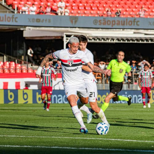 SAO PAULO VENCE O FLUMINENSE E EMBALA NO CAMPEONATO BRASILEIRO
