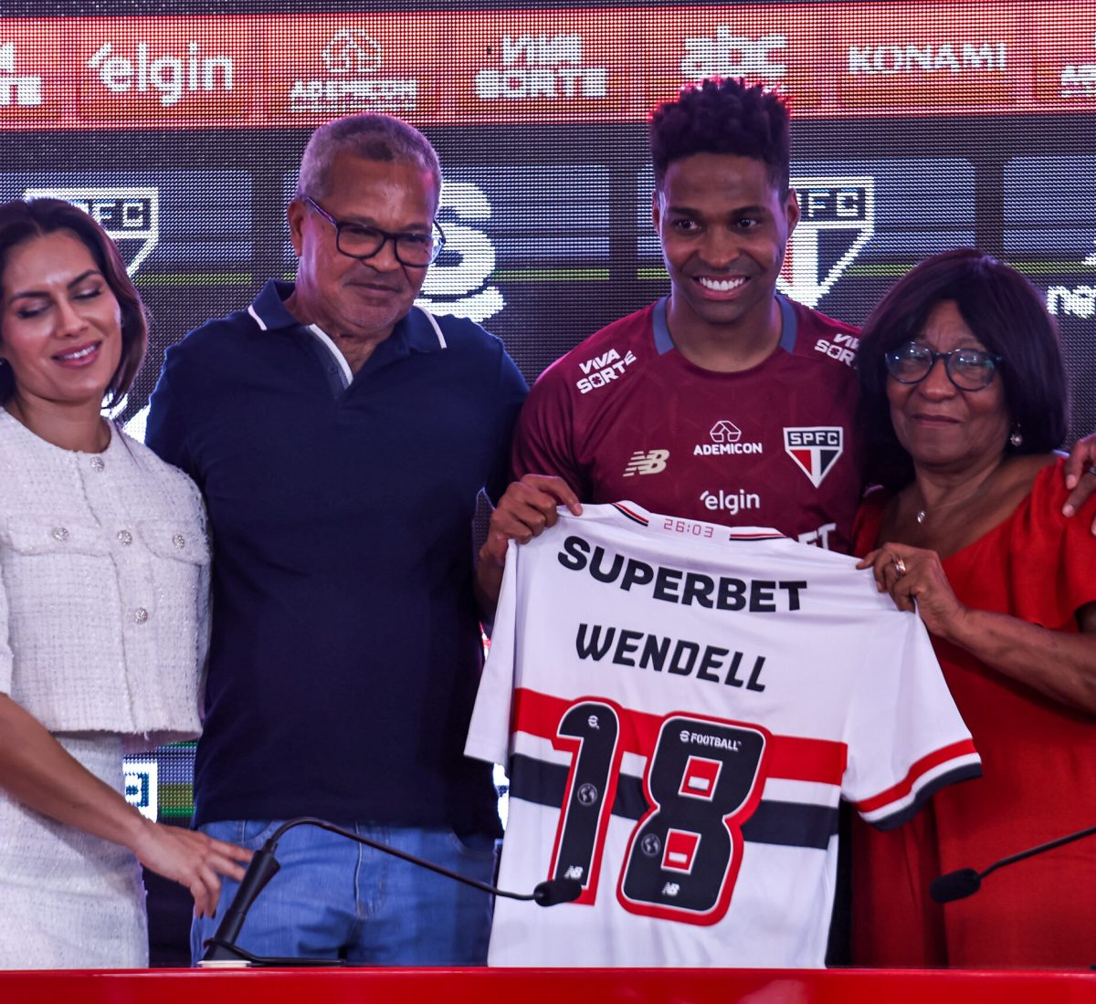 APRESENTAÇAO DO LATERAL-ESQUERDO WENDELL NO SAO PAULO
