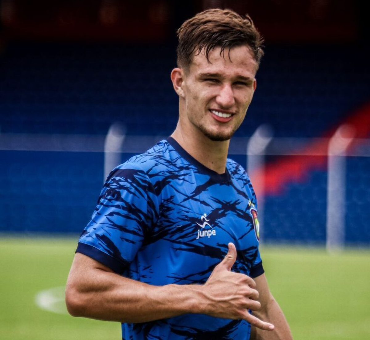 CONHEÇA A TRAJETORIA DO ZAGUEIRO PROMISSOR GUILHERME SCHNEIDER DO SAO CAETANO