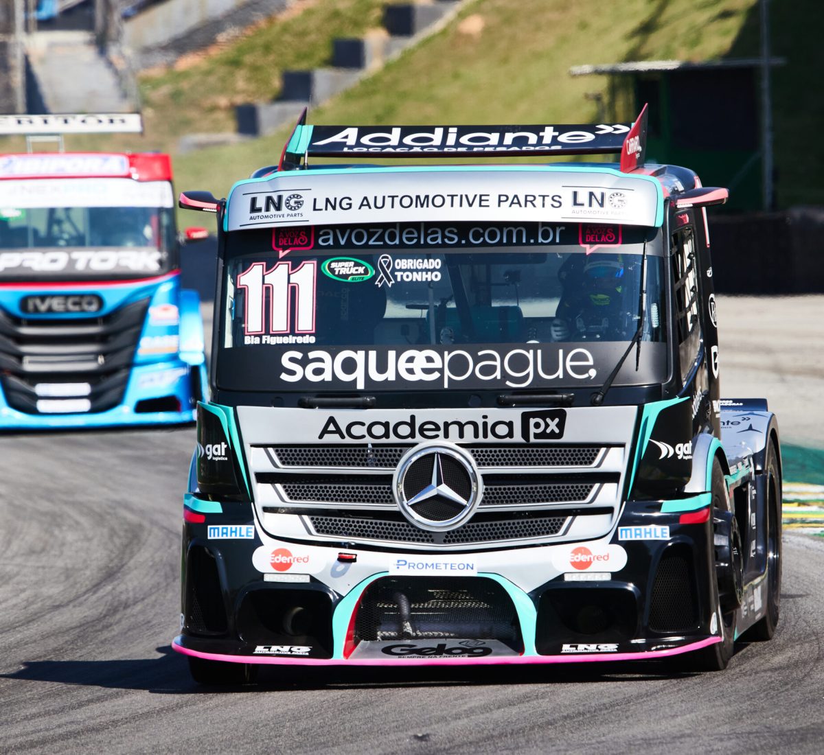 Bia Figueiredo, piloto da ASG Motorsport, fez história ao se tornar a 1 mulher campeã da Copa Truck primeira na categoria Super Truck Elite