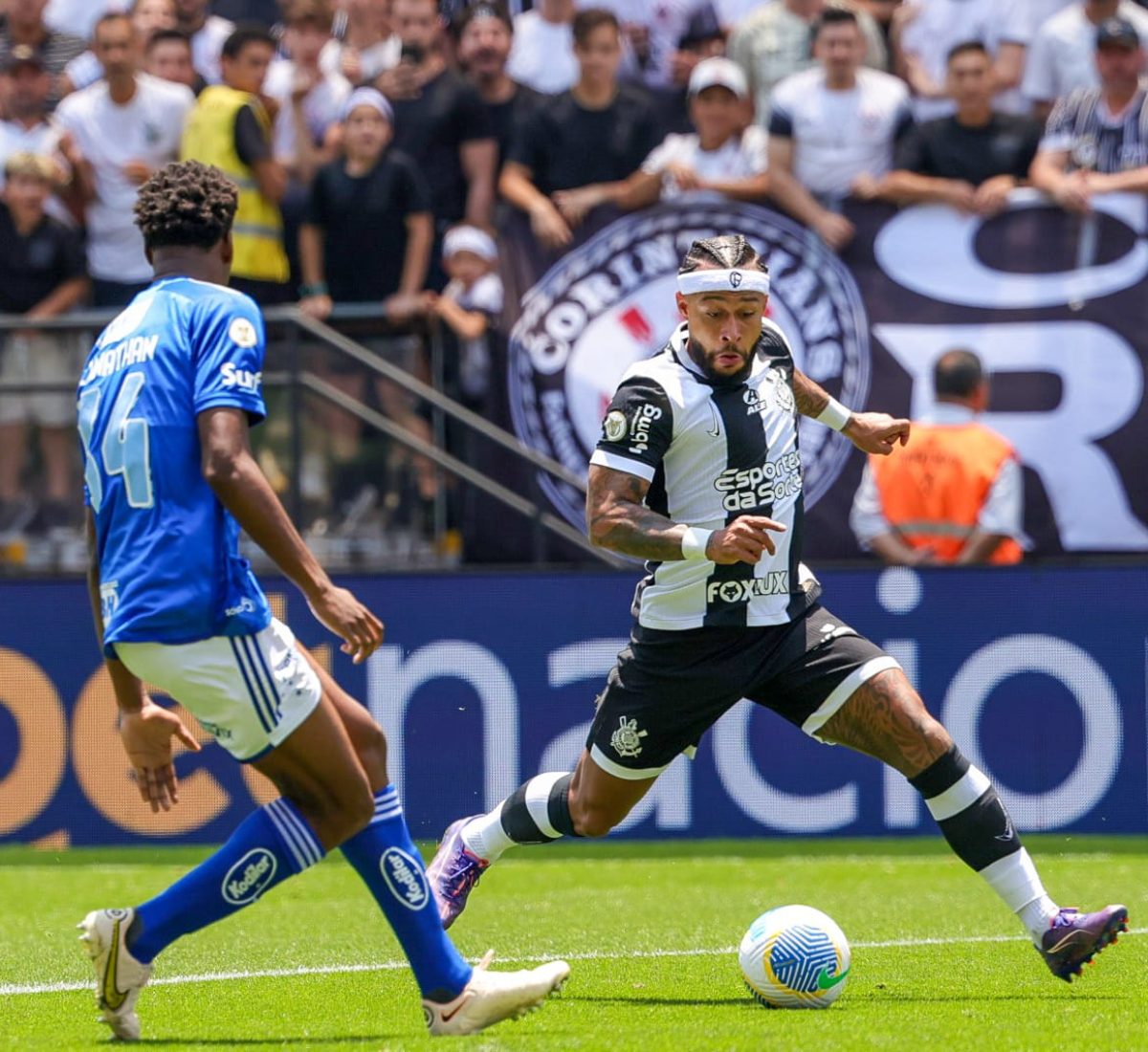 O Corinthians venceu o Cruzeiro e sonha com uma vaga na libertadores